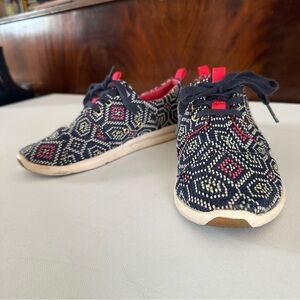 Tom’s Del Rey Navy Blue embroidered Colorful Boho Aztec Lace Up Shoes Women’s 6